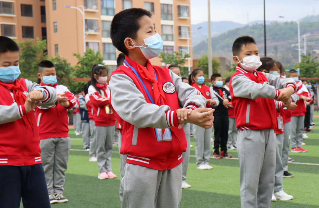 開學在即，保山安利醫(yī)院為隆陽區(qū)多所中、小學開展疫情防控知識培訓