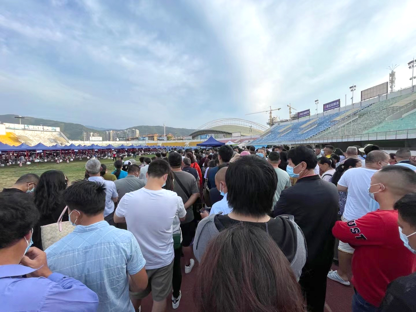 哇塞，這打疫苗的人氣鼎旺了~~