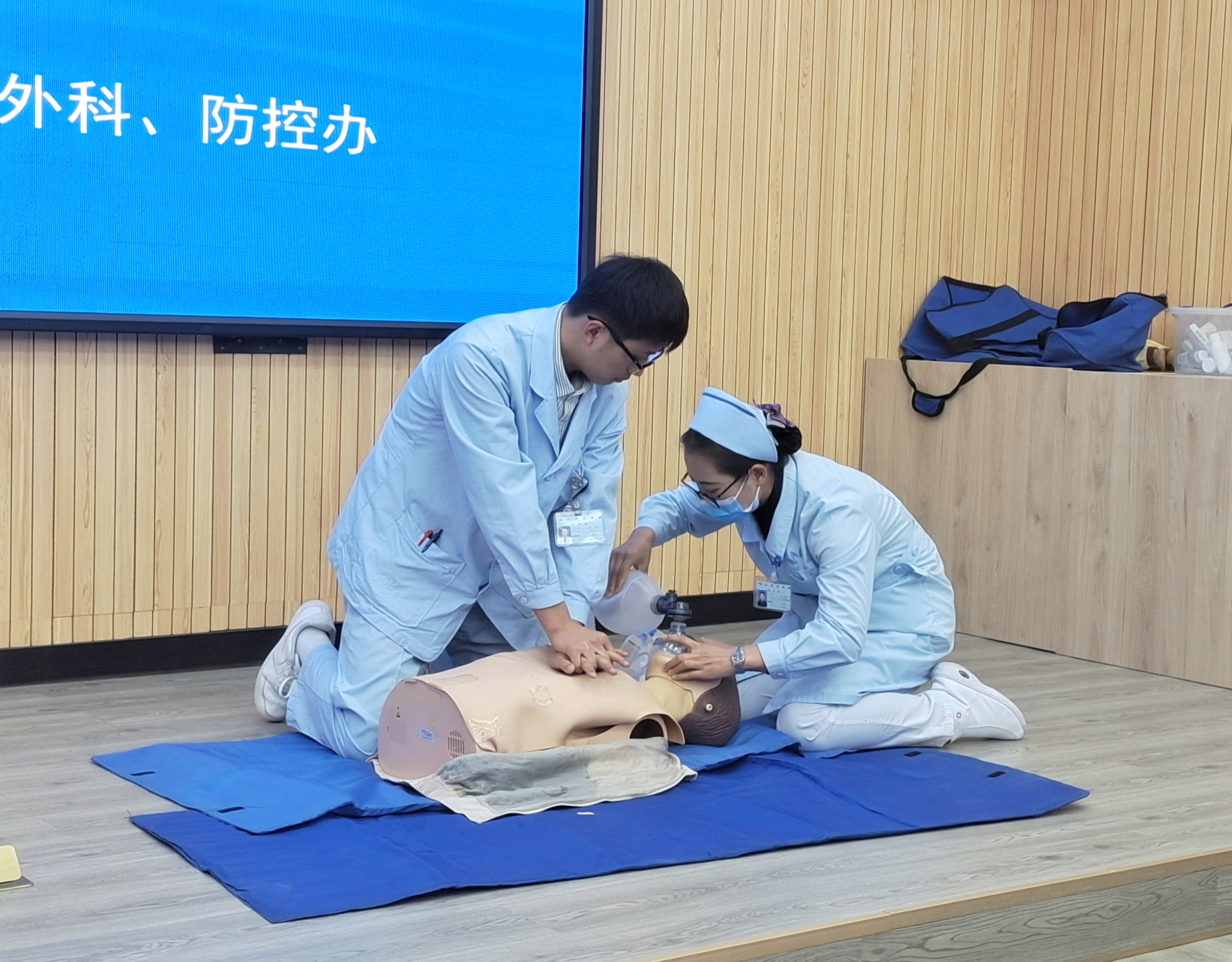 【保山安利醫(yī)院】醫(yī)務人員到保山城投建設發(fā)展（集體）有限公司開展系列急救、防控知識培訓